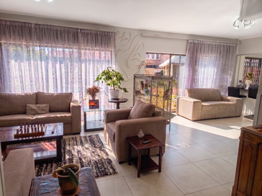 6 Bedroom Property for Sale in Dan Pienaar Free State